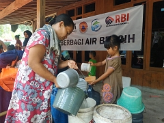 Berbagi 32.000 Liter Air Bersih Bahagiakan 1.190 Warga Bancak dan Bringin Kab. Semarang